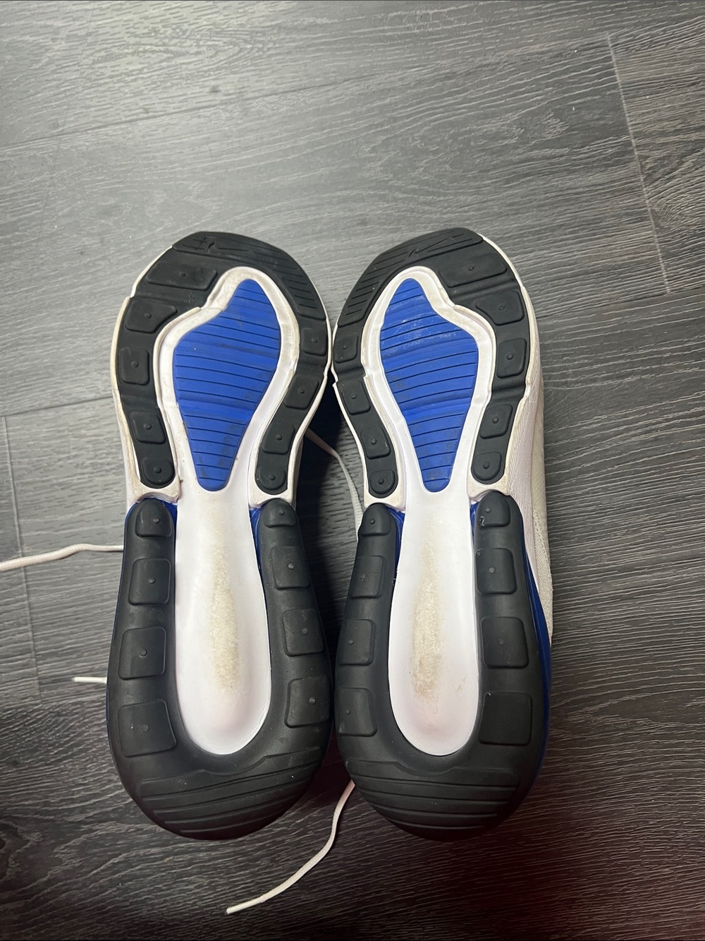 Nike Men's White/Blue/Red Air Max 270 Sneaker - Picture 5 of 5